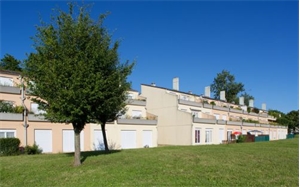 t4 à la location -   18100  VIERZON, surface 80 m2 location t4 - UBI482408495